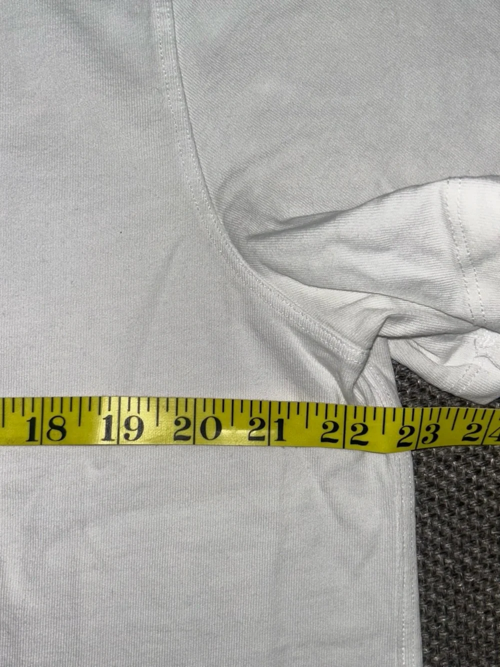 Lululemon Embroidered White T-Shirt with Black Logo - Picture 3 of 6